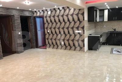 Casă cu 10 camere cu Teren 785 Mp în Central - 3
