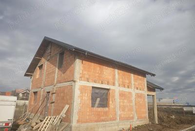 Casă cu 5 camere cu Teren 400 Mp în Central - 6