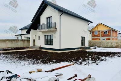 Casă cu 4 camere cu Teren 540 Mp în Est