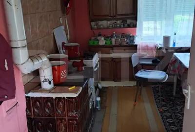 Casă cu 3 camere cu Teren 1200 Mp în Central - 2
