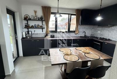 Casă cu 4 camere cu Teren 502 Mp în Ghiroda