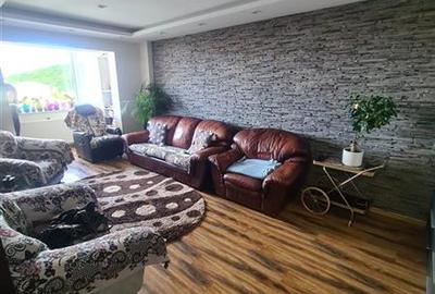 Apartament cu 4 camere decomandat, mobilat în Răcădău