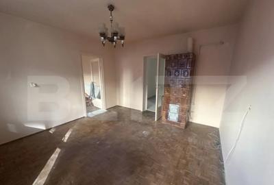 Apartament cu 3 camere semidecomandat în Central - 1