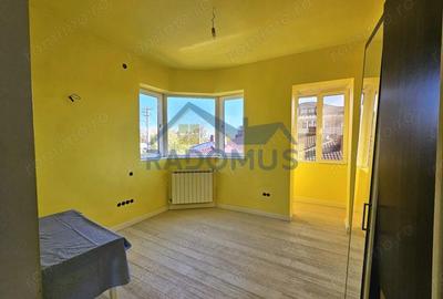 Apartament cu 4 camere semidecomandat în Central - 1