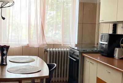 Vand apartament 3 camere, bdul Chimiei, et 2 4 Vand apartament 3 camere, bdul Chimiei, et 2 4 - 3