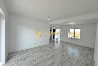 Duplex cu 4 camere cu Teren 300 Mp în Ipotești - 2