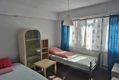 Apartament cu 2 camere decomandat în Micro IV