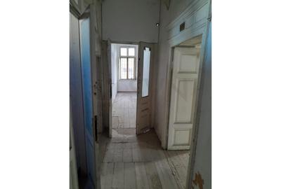 Casă individuală cu 17 camere cu Teren 566 Mp în P-ța Unirii - 4