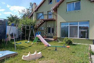Casă cu 6 camere cu Teren 2000 Mp în Săcălaz - 1