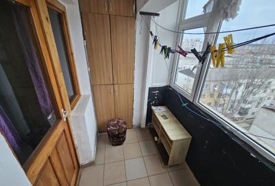 Apartament cu 3 camere decomandat în Dacia - 2