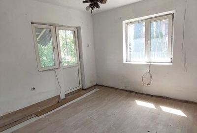 Casă cu 7 camere cu Canalizare în Sud - 6