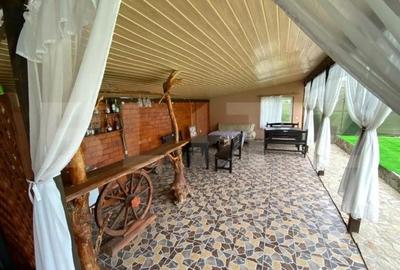 Casă cu 7 camere cu Teren 1800 Mp în Central - 10