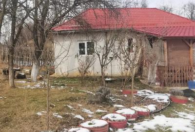 Casa de vanzare intr-o zona linistita in comuna Mociu - 2