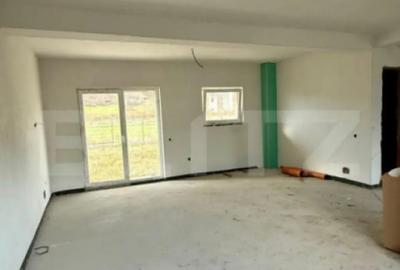 Casă cu 4 camere cu Teren 400 Mp în Luna - 10