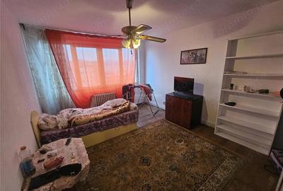 Apartament cu 2 camere decomandat în Micro I - 20