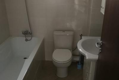 Casă cu 4 camere cu Canalizare în Central - 6