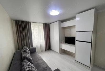 Garsonieră în Titan - 2