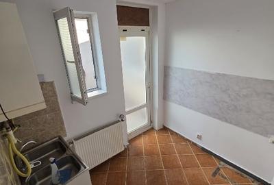 Apartament la curte de închiriat pentru sediu firna - 9