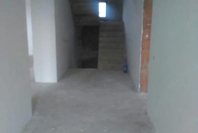 Casă cu Teren 1093 Mp în Central - 7