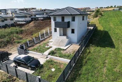 Casă cu 4 camere cu Teren 400 Mp în Aeroport - 1