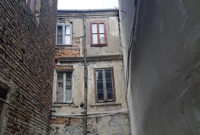 Apartament cu 2 camere nedecomandat în Central