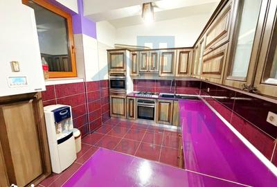 Casă cu 8 camere cu Teren 970 Mp în Central - 8