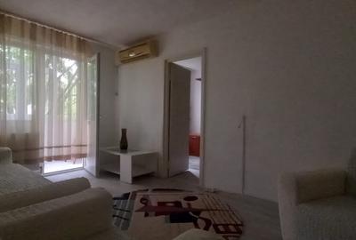 Apartament cu 3 camere semidecomandat în Tomis Nord