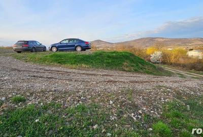 Teren de 1100 mp, în Mintia - 7