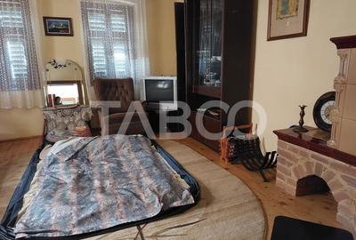 Casa 3 camere 70 mp curte si teren 1500 mp Dobarca 35 km de Sibiu - 4