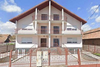 Casă cu 4 camere în Central - 1