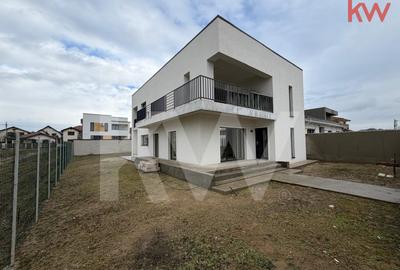 Casă individuală cu 6 camere cu Canalizare în Central - 2