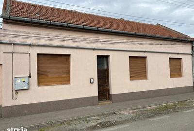 Casă cu 3 camere cu Teren 532 Mp în Central