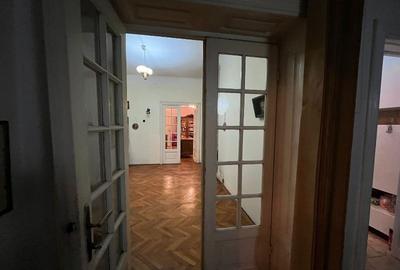 Casă cu 12 camere cu Canalizare în Unirii - 2