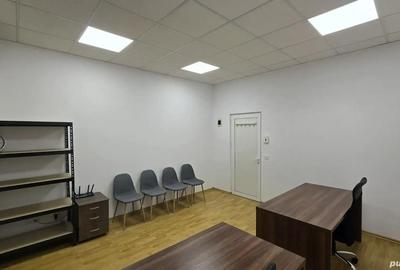 Spațiu comercial, de 25 mp, în Central - 3