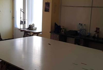 Spațiu comercial, de 49 mp, în Central - 3