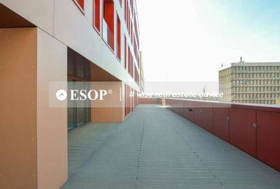 Spațiu comercial, de 60 mp, în Central - 7