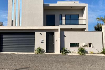 Casă individuală cu 6 camere în Petrești - 17