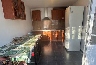 Casă cu 3 camere cu Canalizare în Central - 8