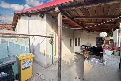 Casă individuală cu 3 camere cu Canalizare în Km 5 - 8