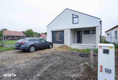 Casă cu 4 camere cu Teren 720 Mp în Borș - 1