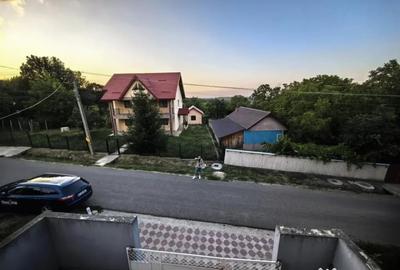 Casă cu 4 camere cu Teren 376 Mp în Hilița