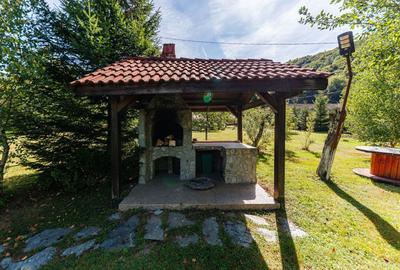 Hotel/Pensiune, de 35.294101715088 mp, în Poiana Mărului - 28