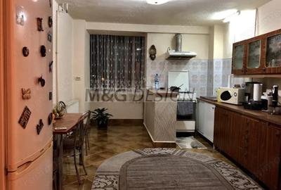 Apartament cu 4 camere decomandat în Mircea cel Bătrân - 2