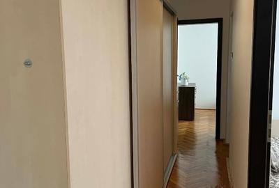 Apartament cu 3 camere semidecomandat, mobilat în Circumvalațiunii - 7