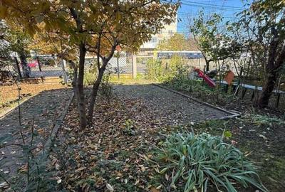 CANTACUZINO - etaj casa din 1980, curte proprie 330mp - 28