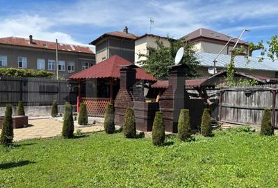 Proprietate de vanzare, cu 11 camere, 400 mp, zona ultracent Proprietate de vanzare, cu 11 camere, 400 mp, zona ultracent - 4