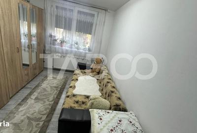 Apartament cu 3 camere decomandat în Roșia - 1
