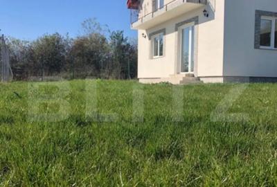 Casă cu 4 camere cu Canalizare în Sânpetru