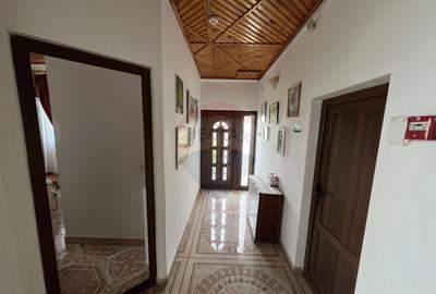 DE VANZARE Pensiune pe malul Lacului Casla - TULCEA - 9