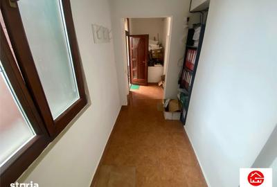 Spațiu comercial, de 100 mp, în Central - 6